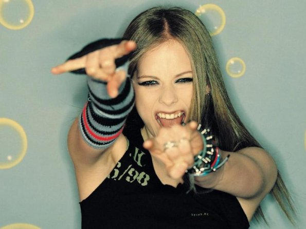Avril Lavigne Shot 1600