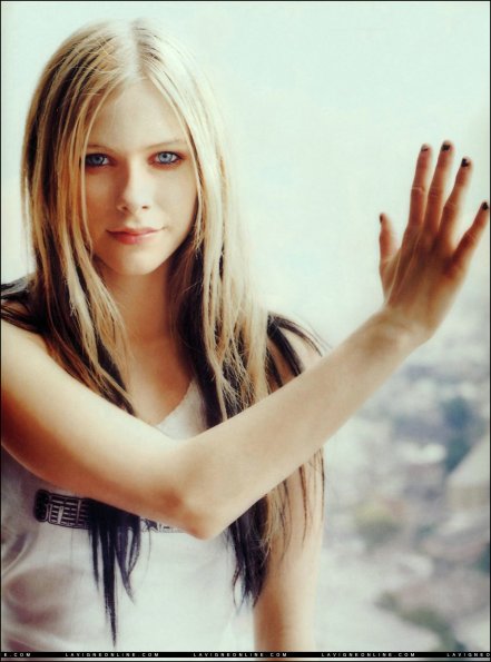 download glamour Avril Lavigne picture