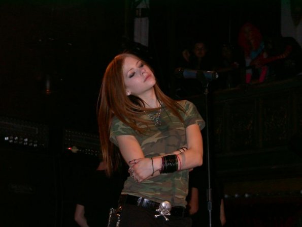 Hot Avril Lavigne shot