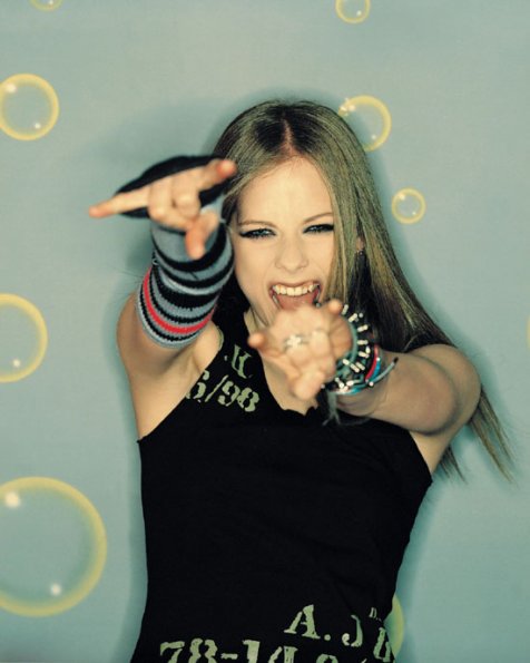 download elegant Avril Lavigne desktop photo