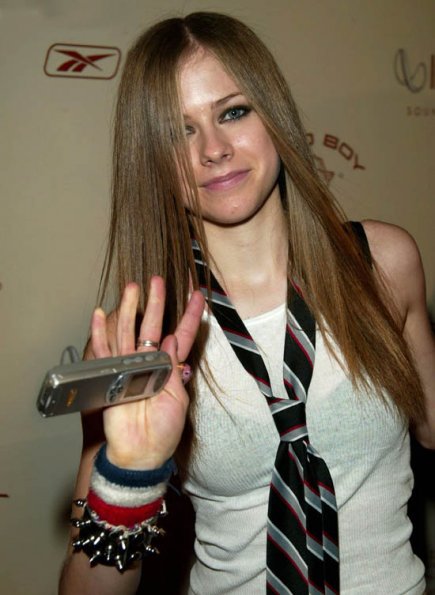 download quality Avril Lavigne picture