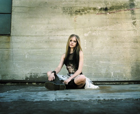 Avril Lavigne Theme 1600