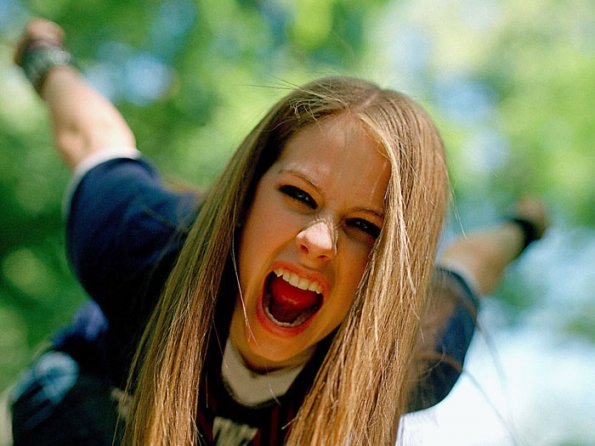 download tremendous Avril Lavigne desktop photo