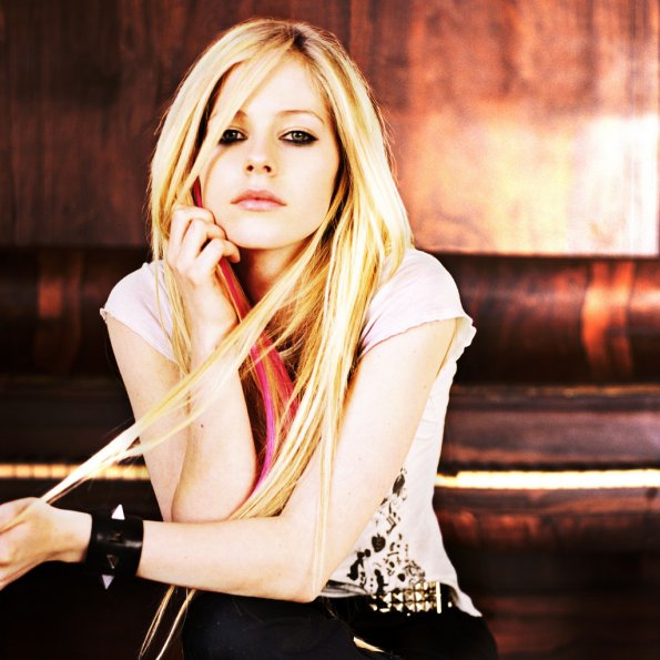 Avril Lavigne Windows theme 1280