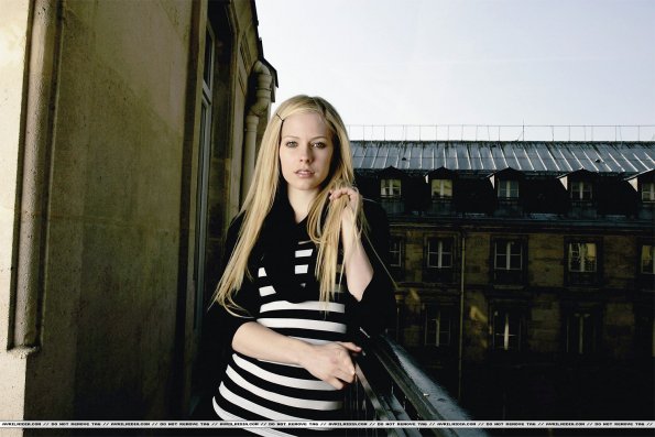 Tremendous Avril Lavigne picture