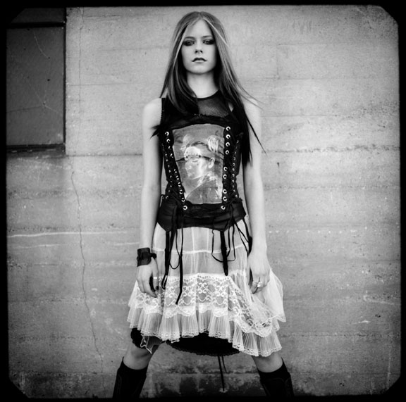 download Avril Lavigne Images